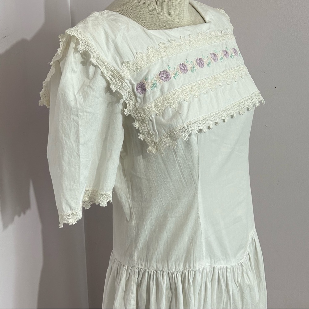 Vintage Sarin New York White Cotton Prairie Dress - Picture 3 of 10